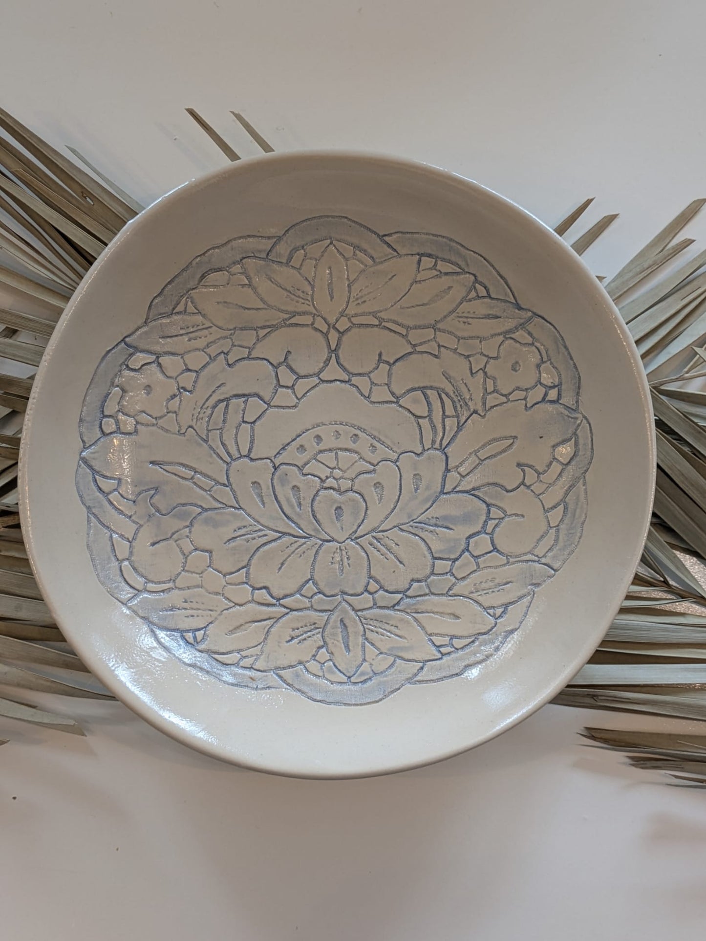 “Carmel” Salad Bowl : Blue embroidered floral imprint