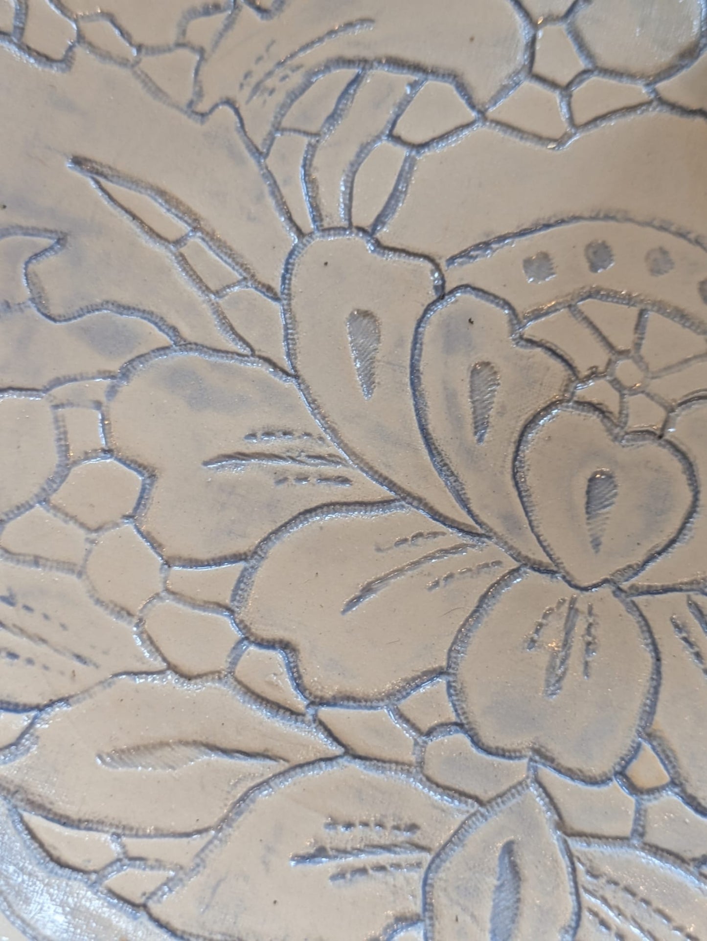 “Carmel” Salad Bowl : Blue embroidered floral imprint