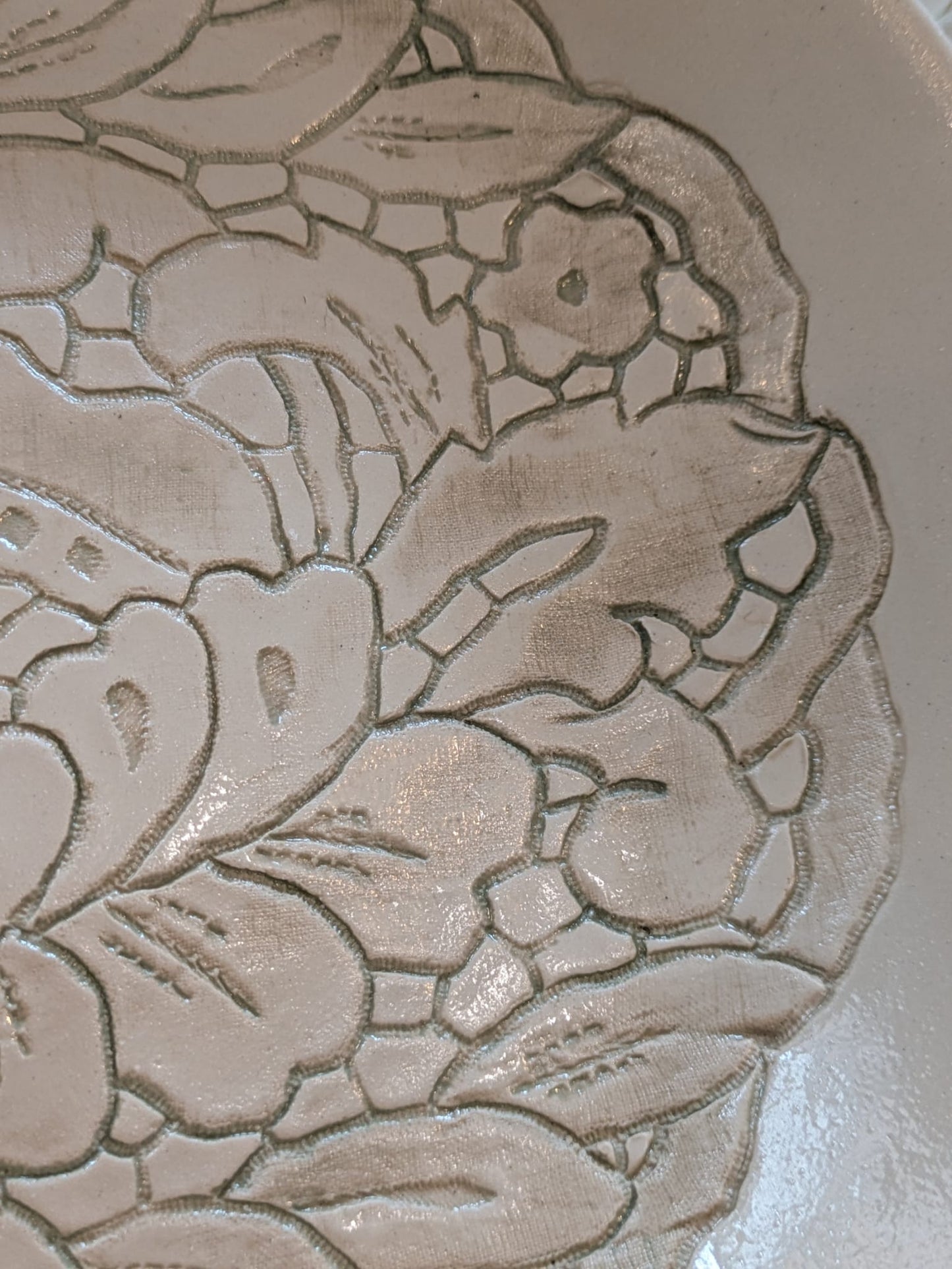 “Carmel” Salad Bowl : Green embroidered floral imprint