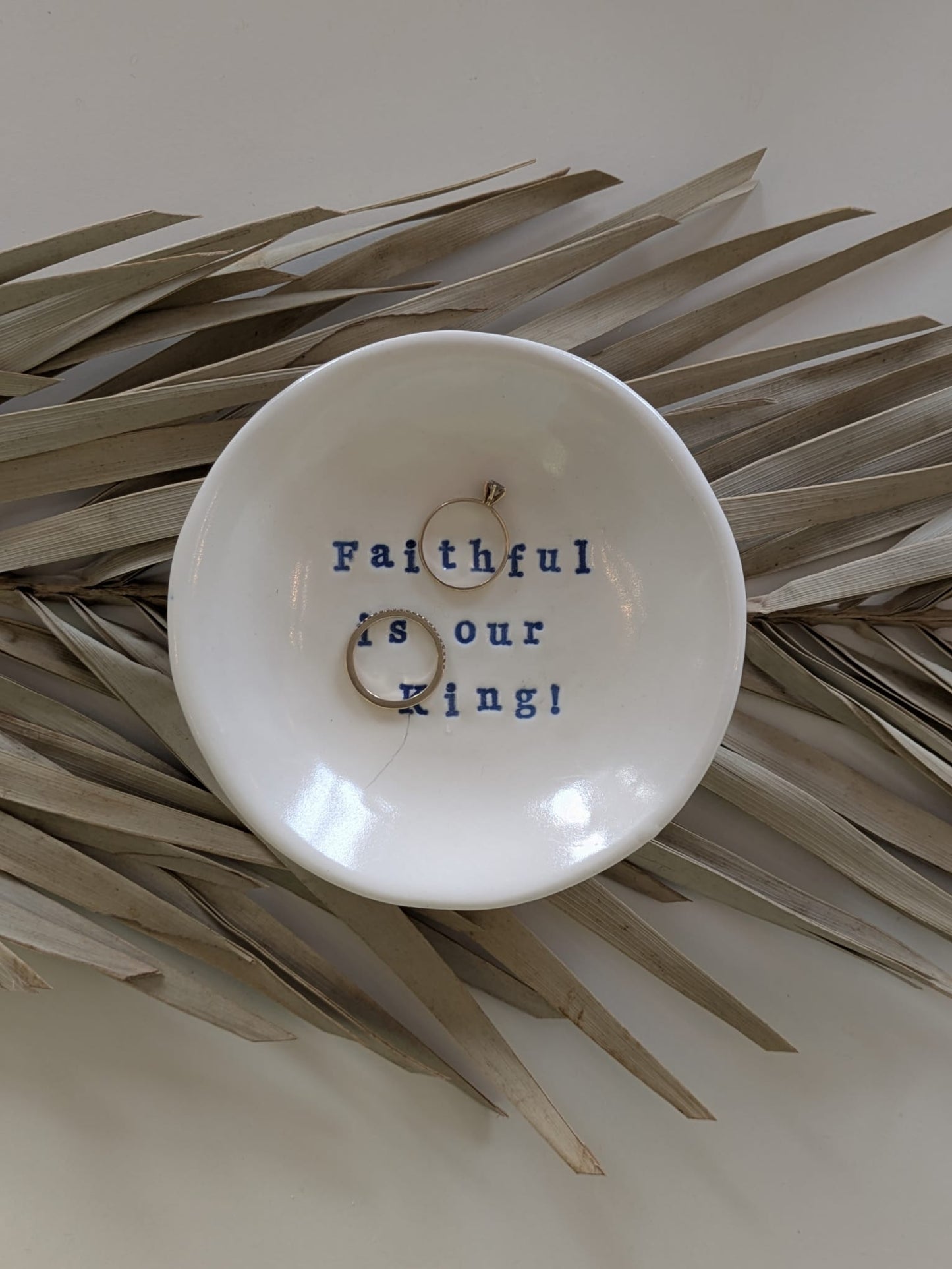 “Ahava” Ring Dish: Faithful is our King!
