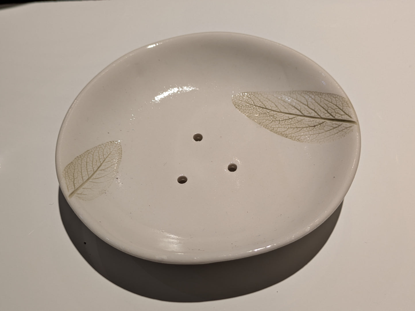 "Tahir" Round Soap Dish