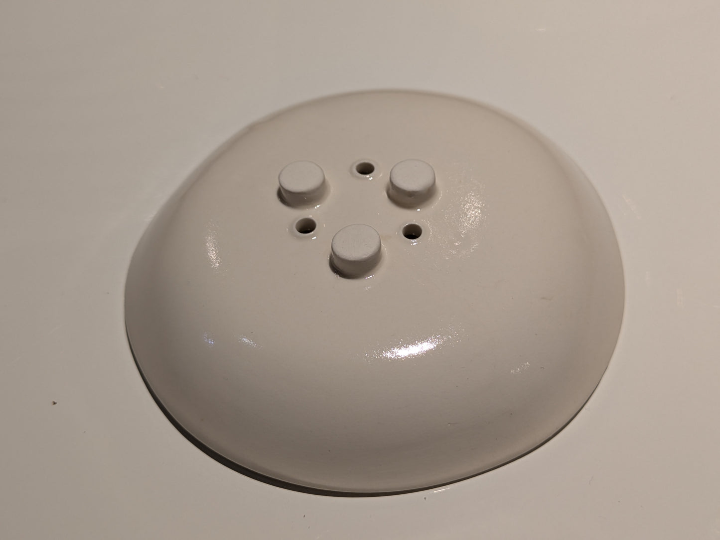 "Tahir" Round Soap Dish