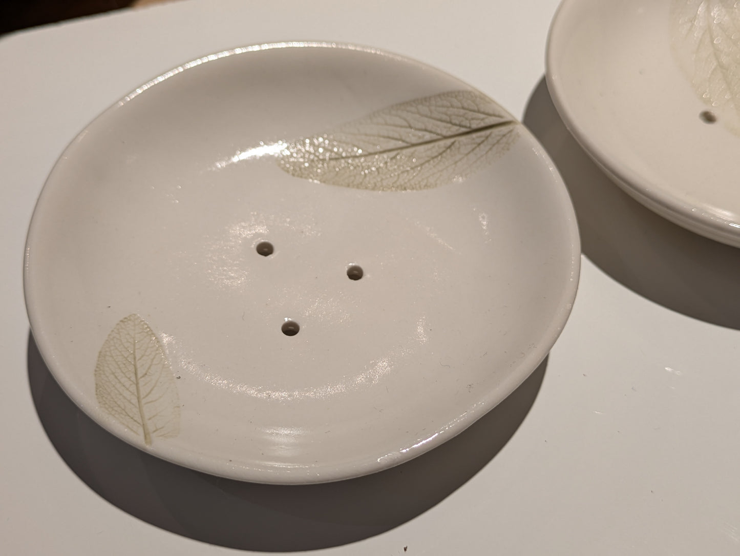 "Tahir" Round Soap Dish