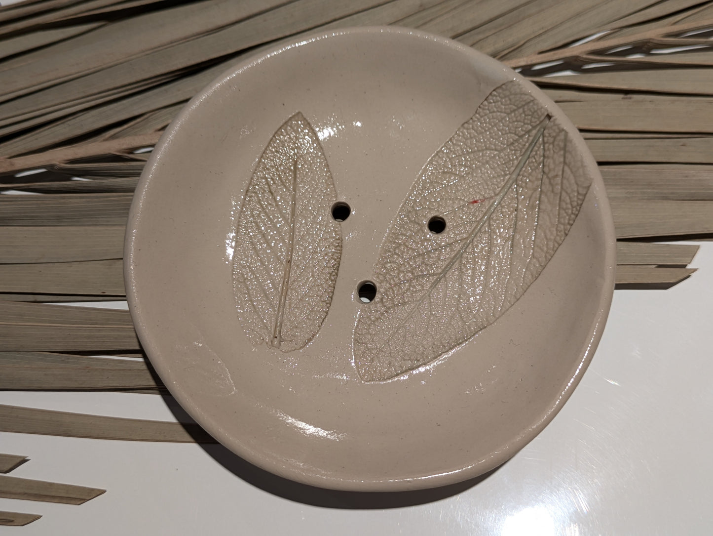 "Tahir" Round Soap Dish