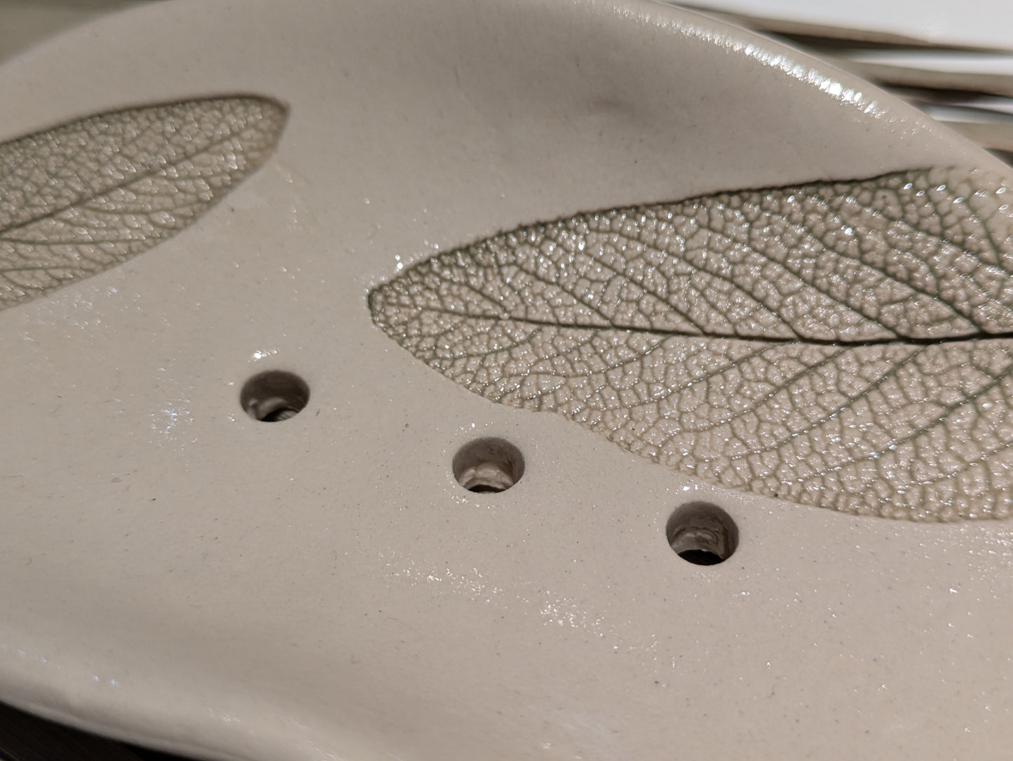 "Tahir" Oval Soap Dish