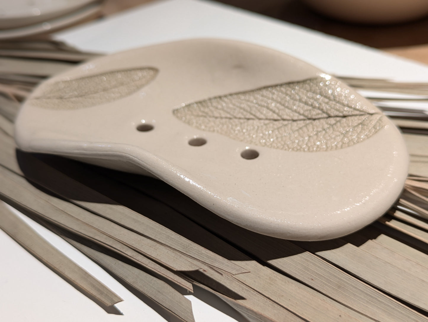 "Tahir" Oval Soap Dish