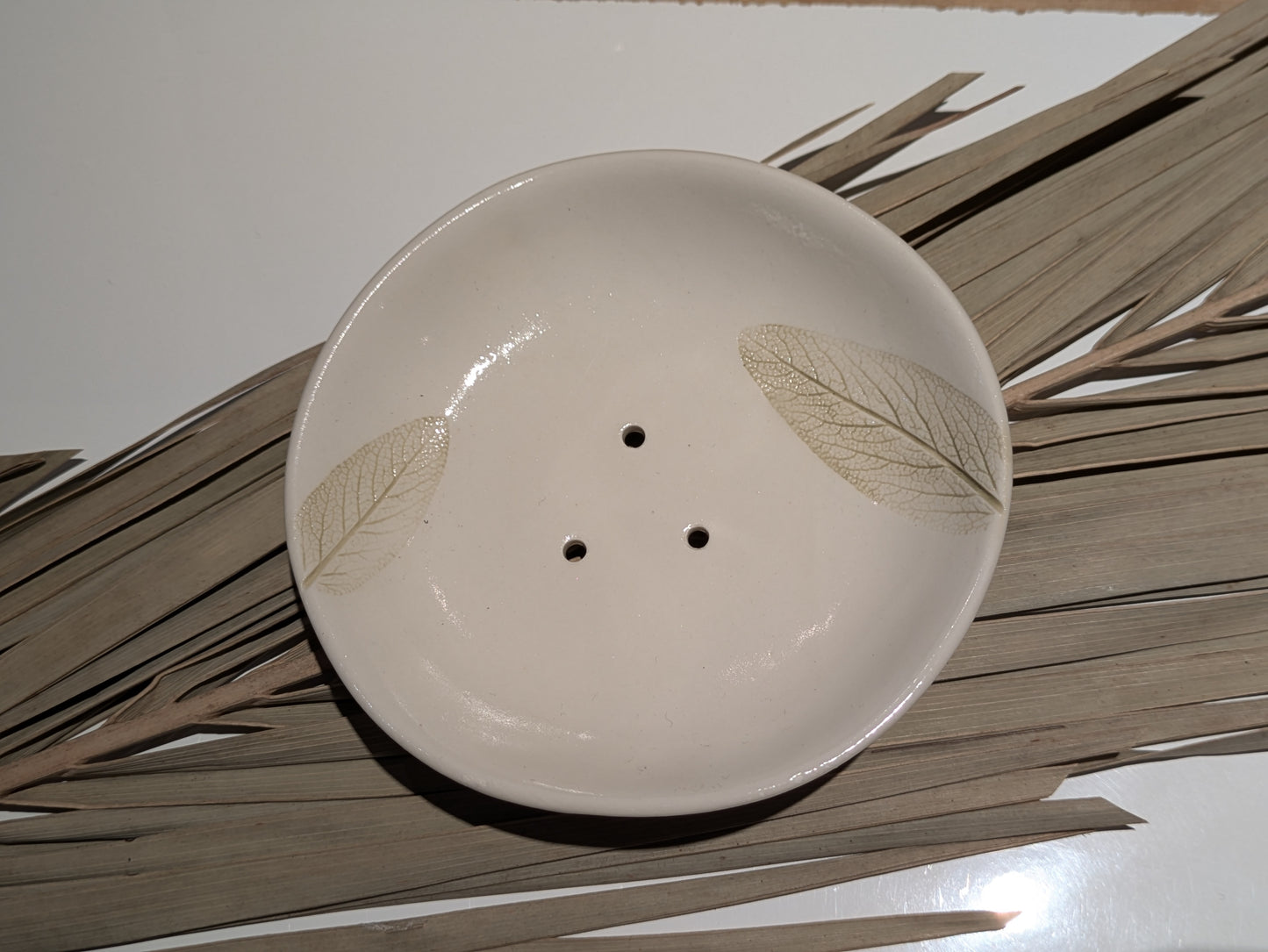 "Tahir" Round Soap Dish