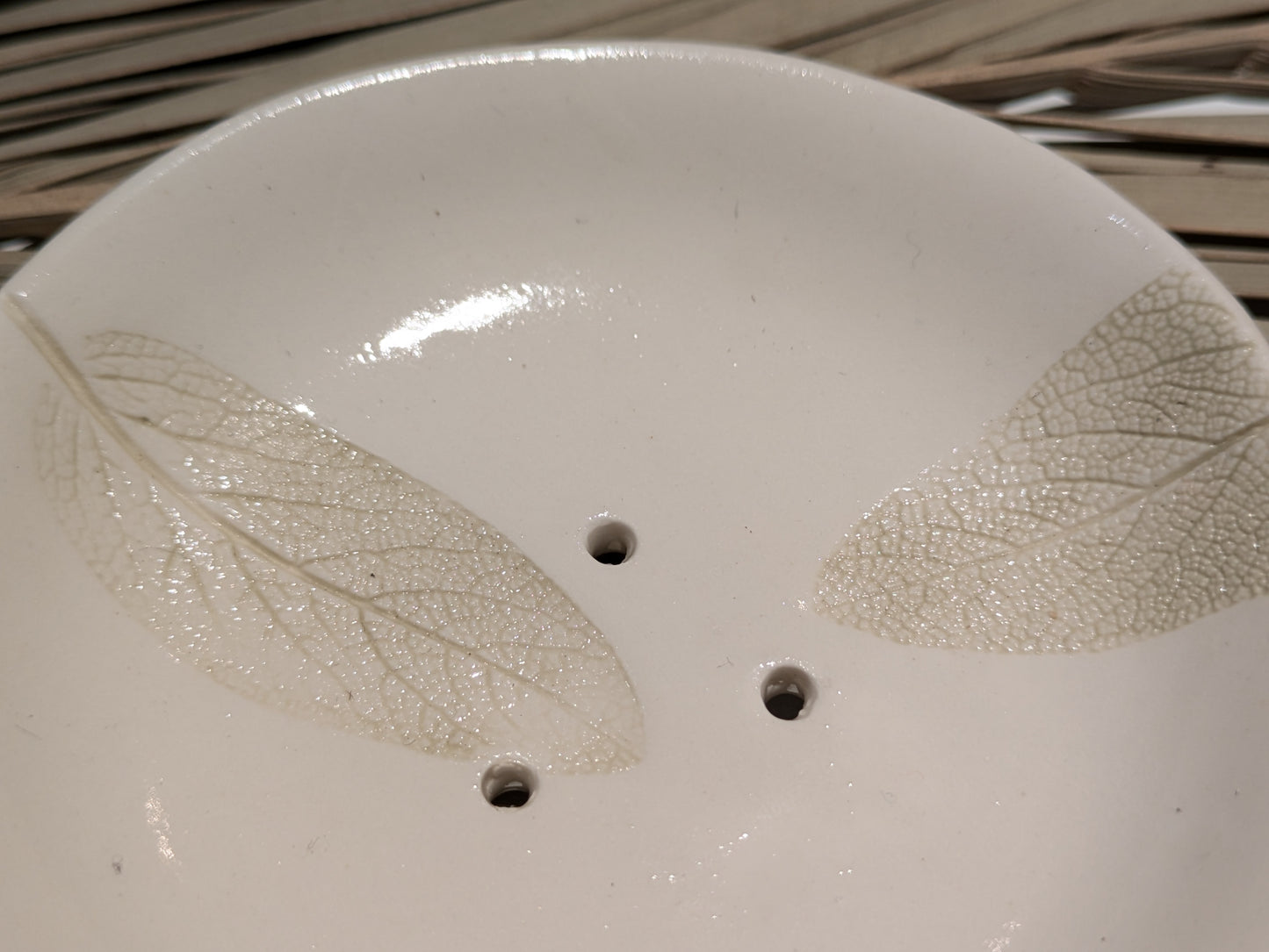 "Tahir" Round Soap Dish