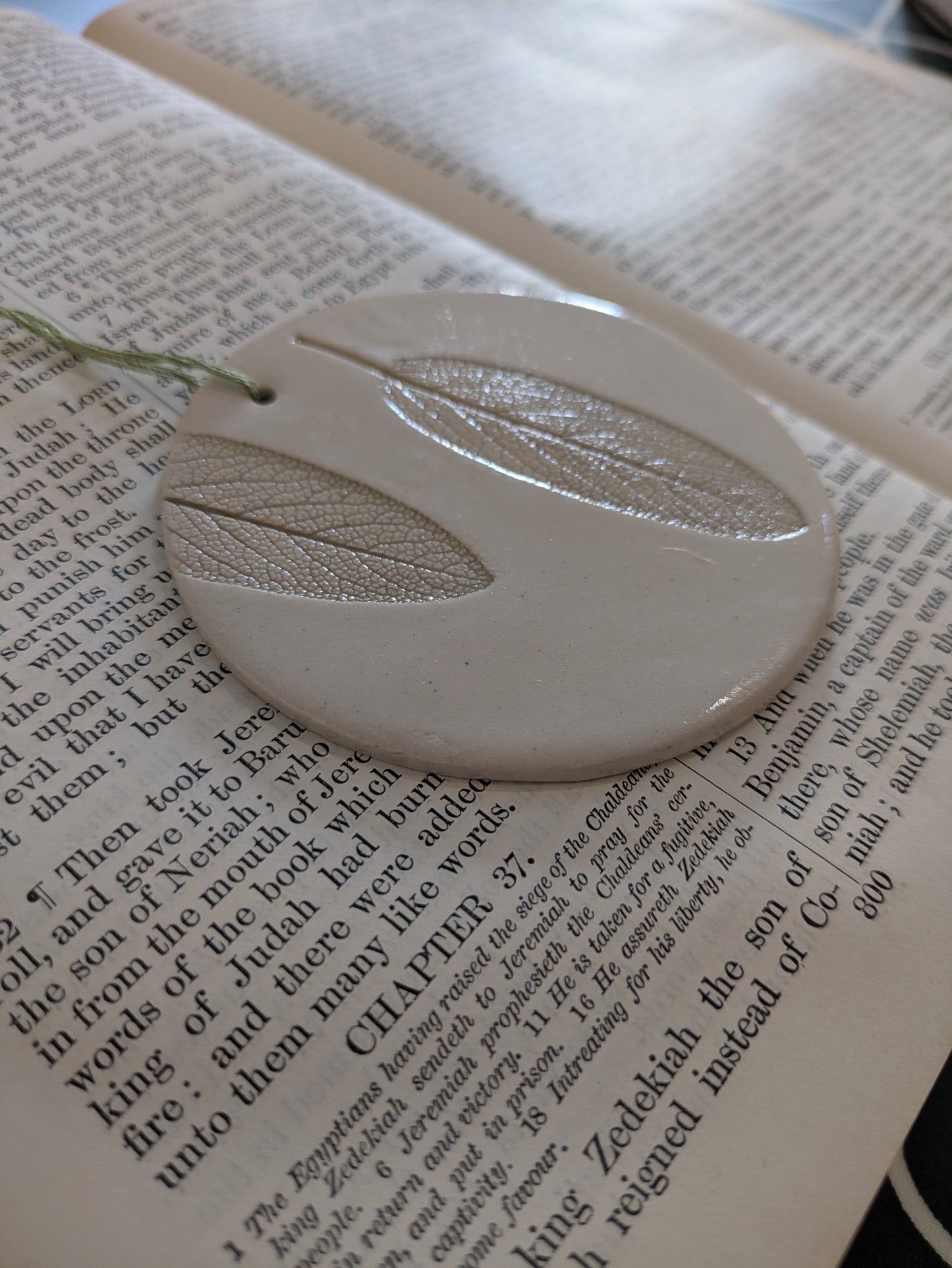 Christmas Tree decorations: Leaf imprint baubles / gift tags