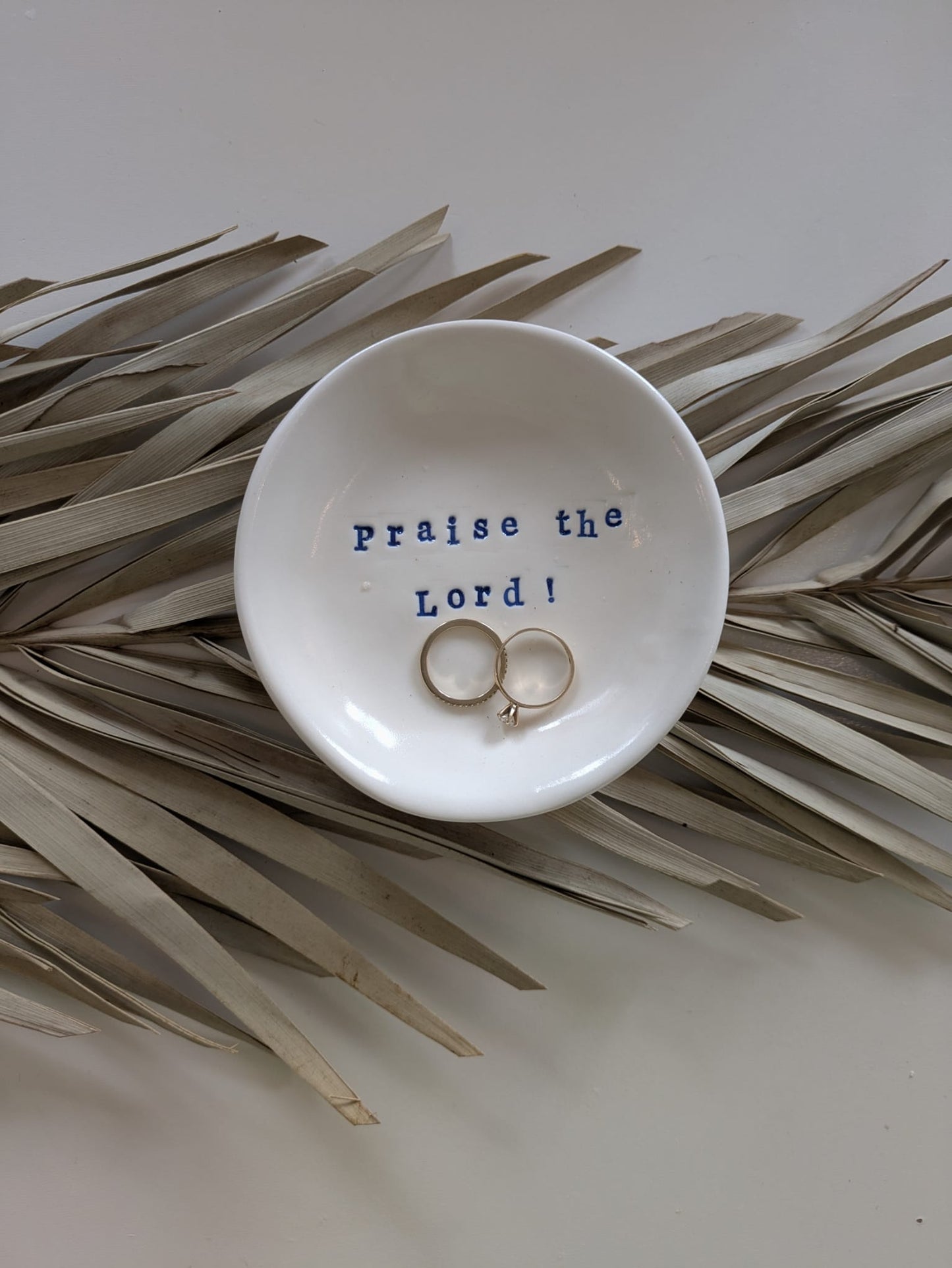 “Ahava” Ring Dish: Praise the Lord!