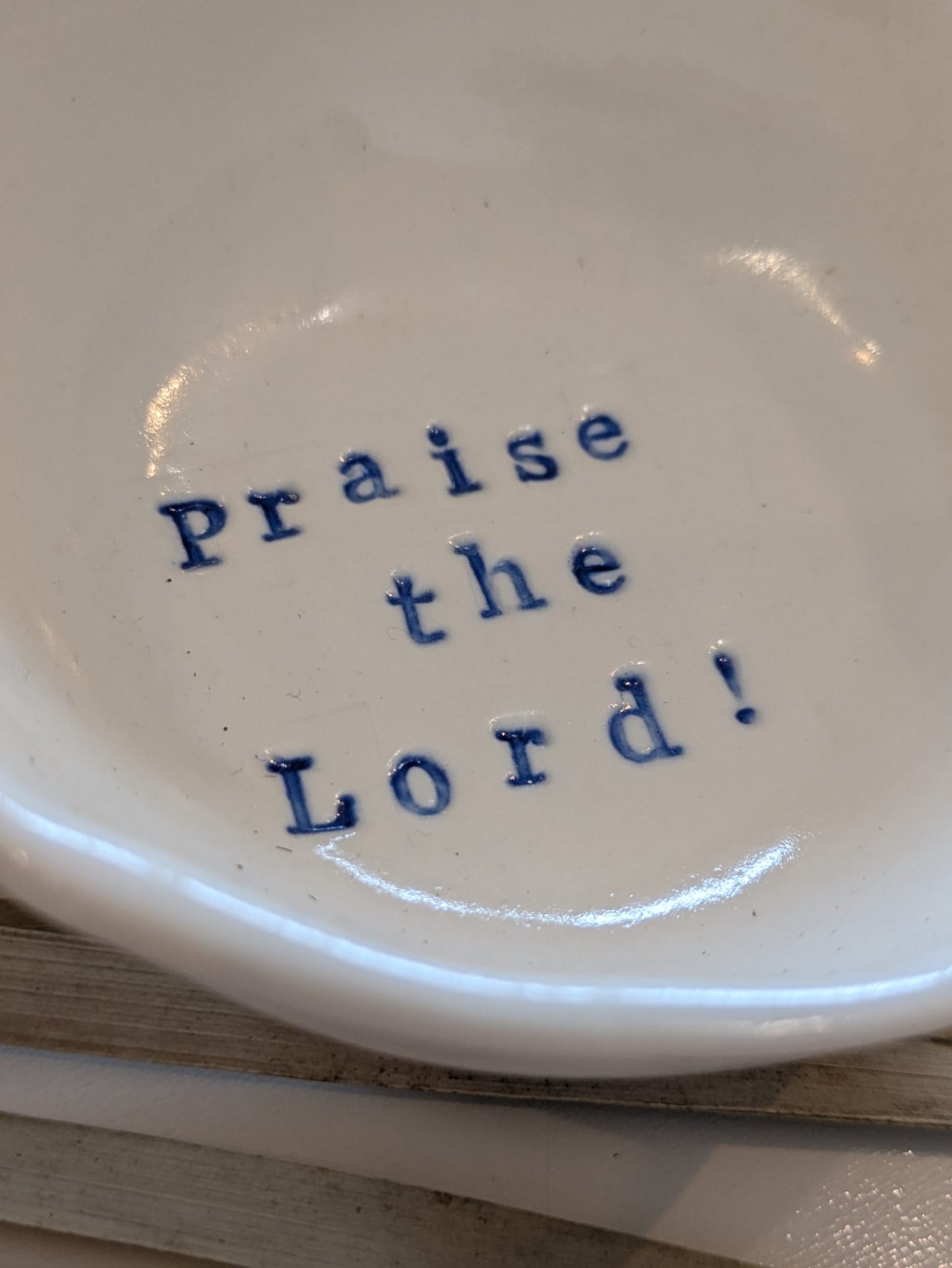 “Adi” Small Round Bowl : Praise the Lord!