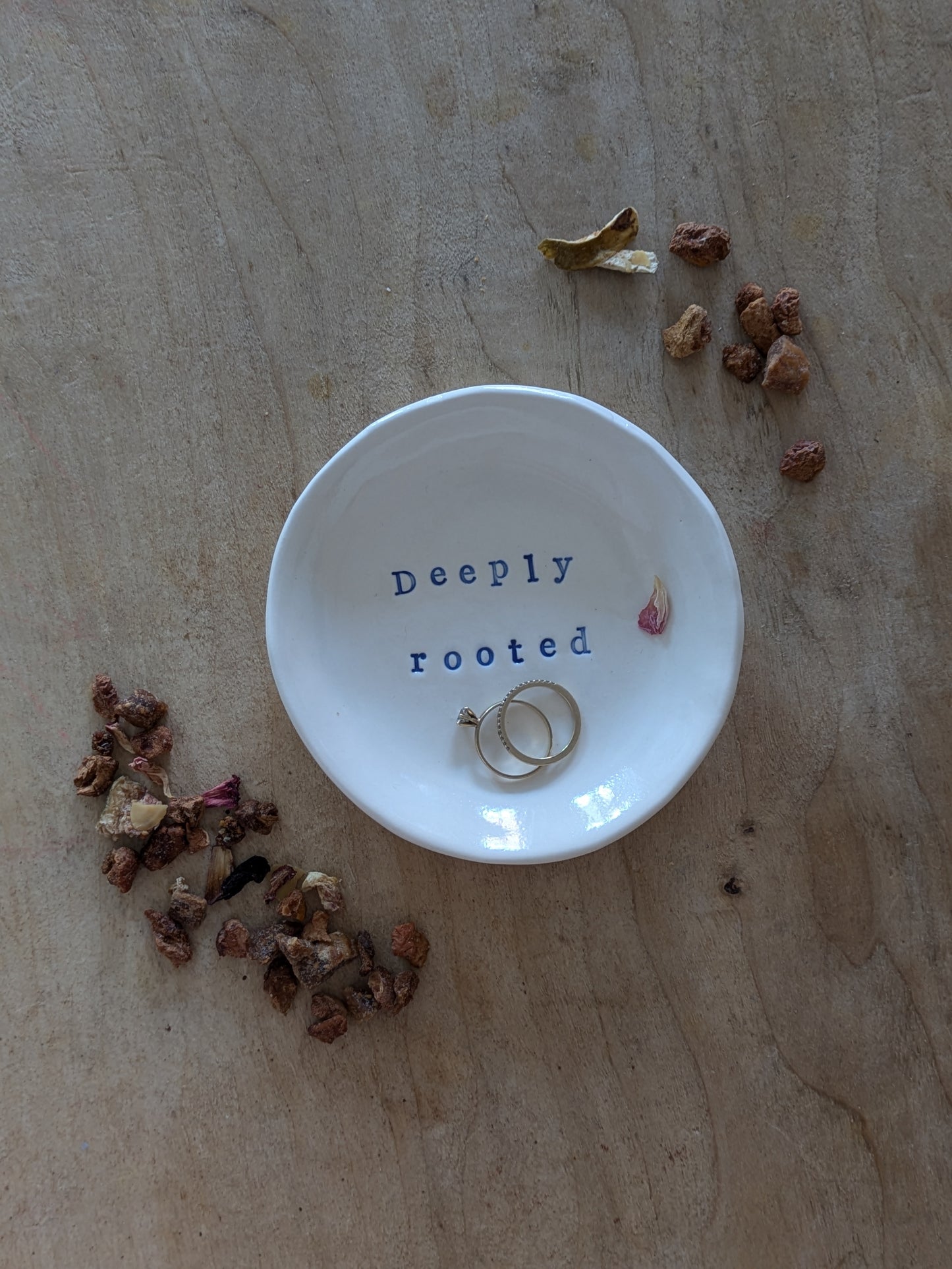 “Ahava” Ring Dish: Deeply rooted
