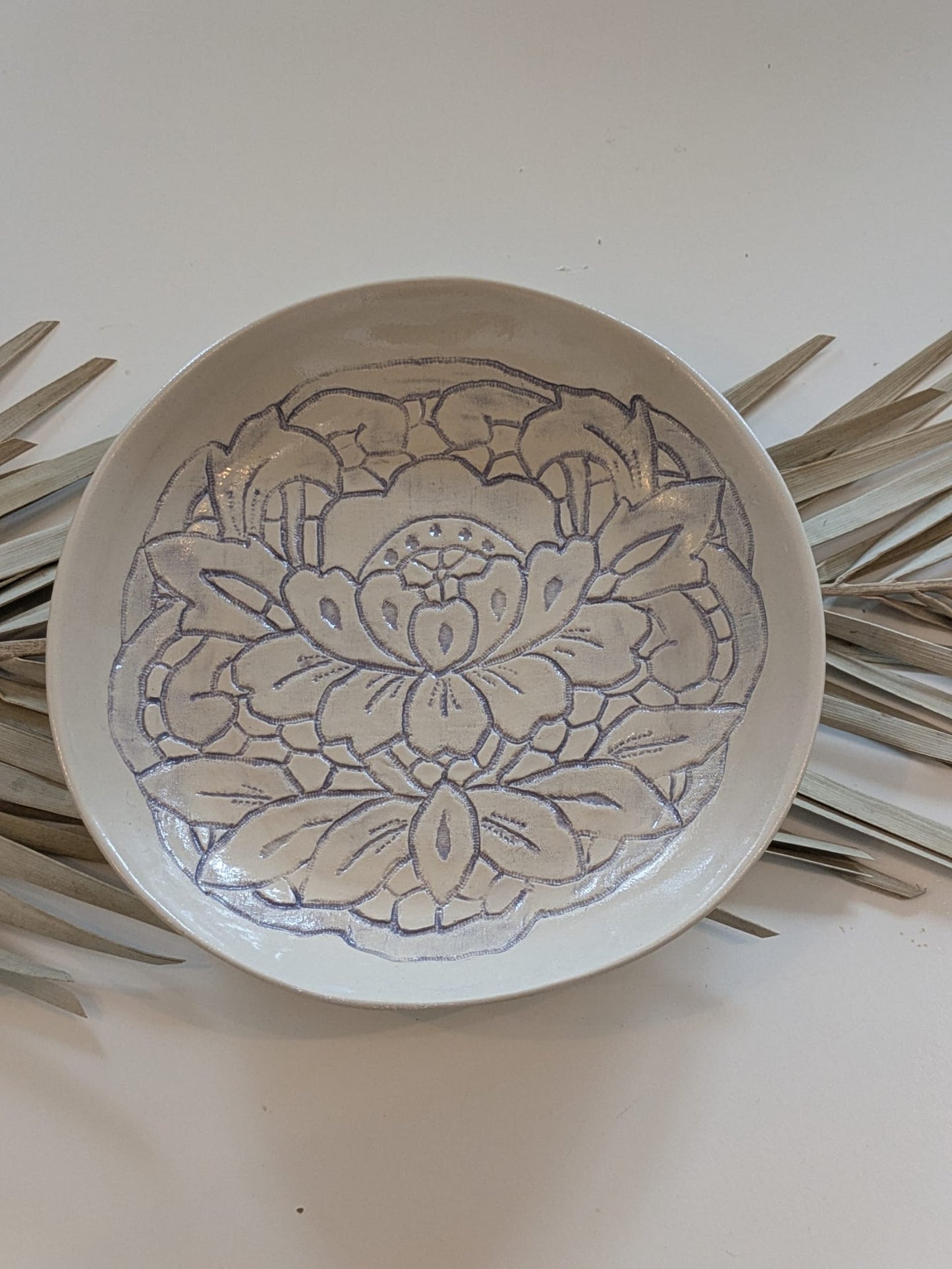 Jada Pasta Bowl: Purple floral imprint