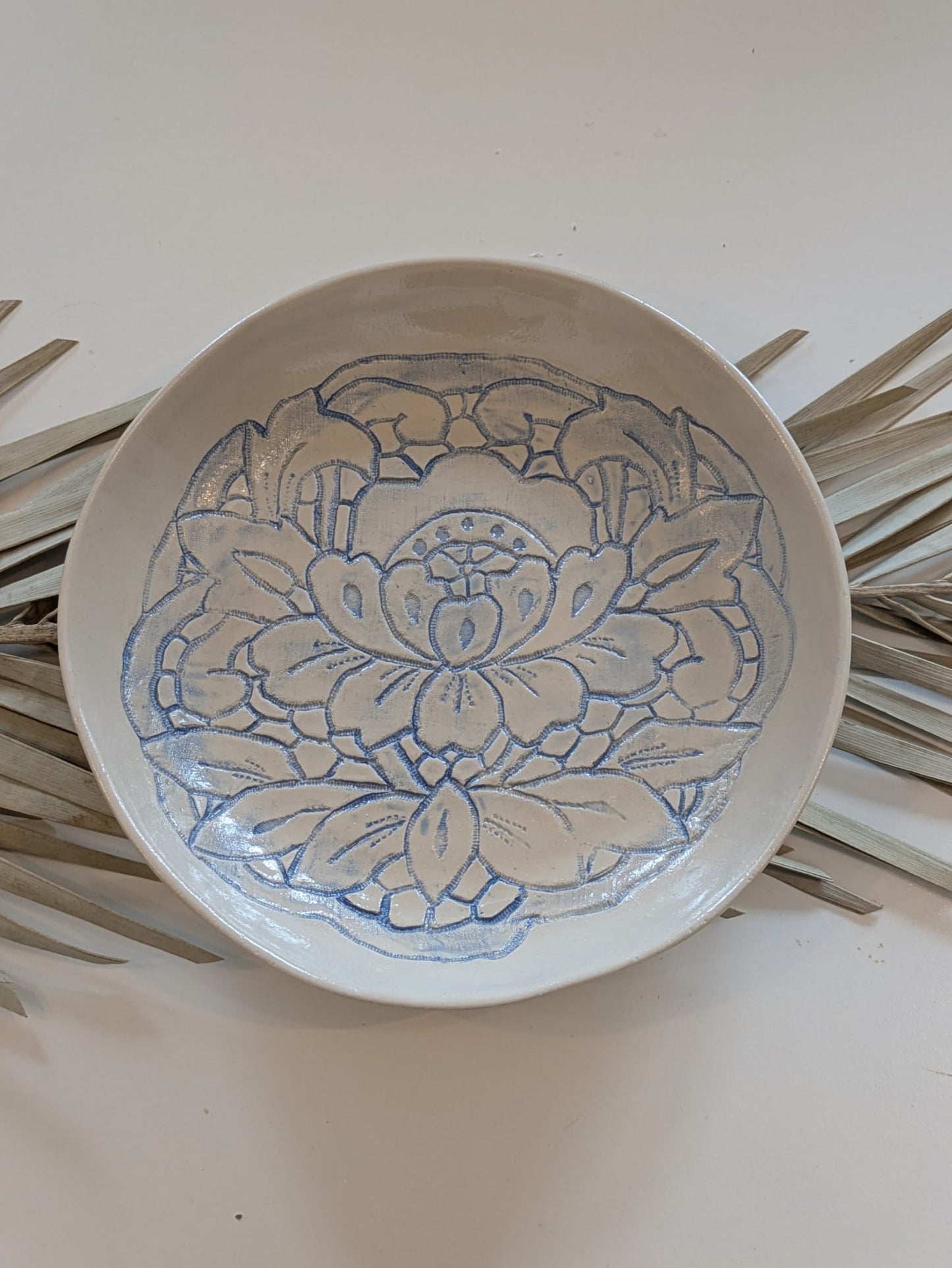 Jada Pasta Bowl: Blue floral imprint