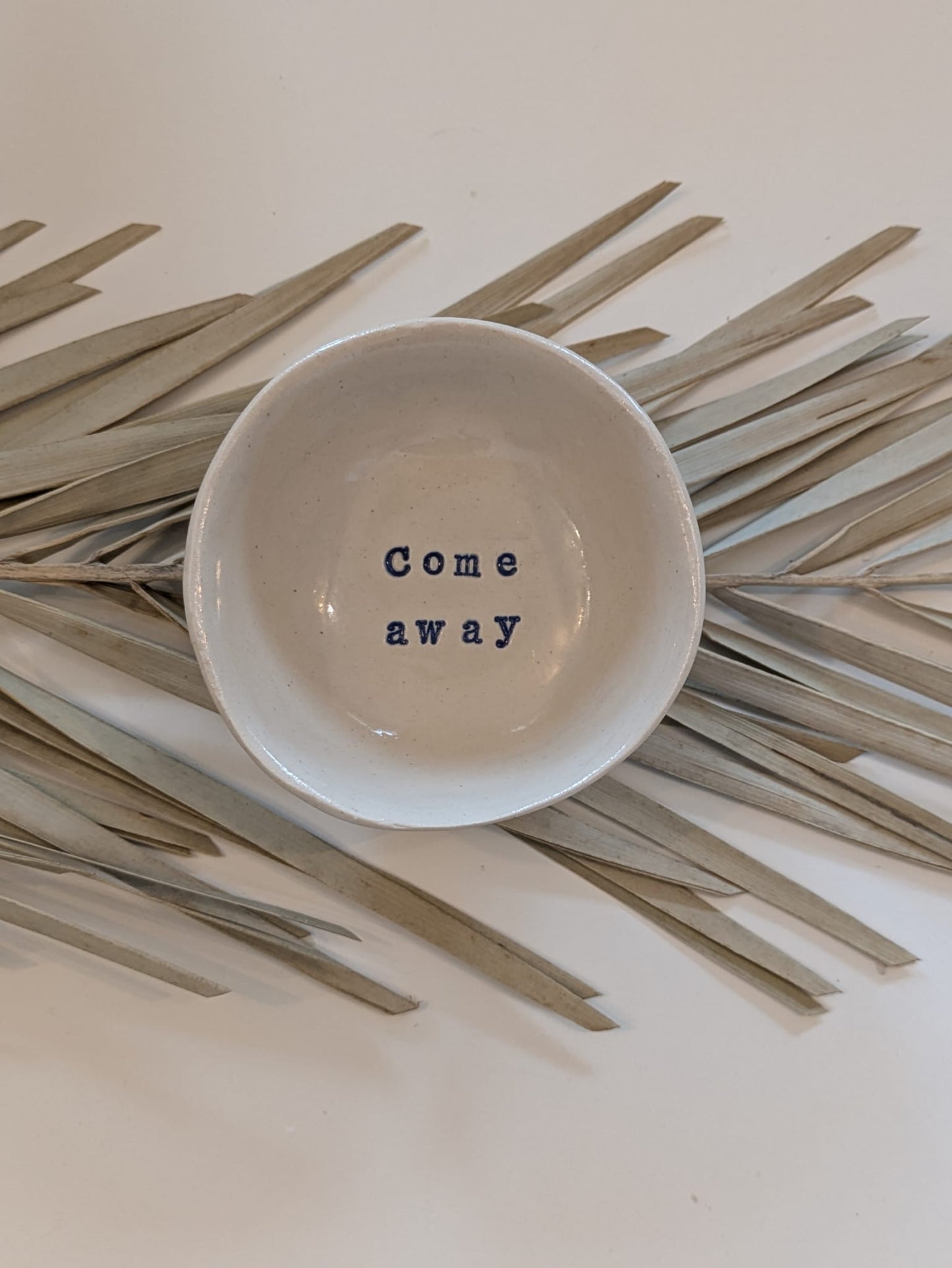 “Adi” Small Round Bowl : Come away